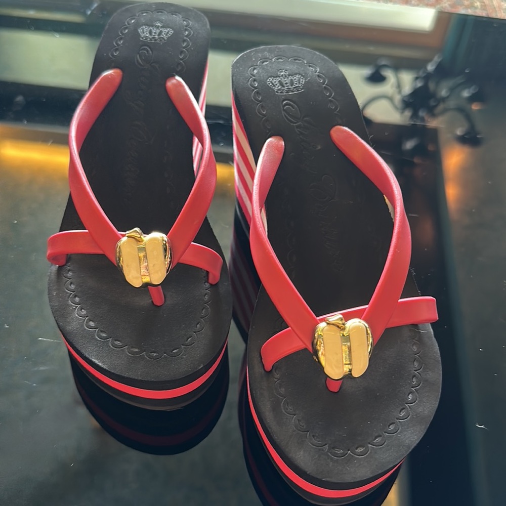 NWOT Authentic Juicy Couture Wedge Heel sandals in a cheery Black , Red & white - Picture 13 of 17